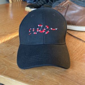 Mens Adjustable Snake Hat